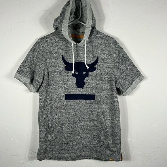 🔥🔥 UNDER ARMOUR Project Rock Short Sleeve HOODIE TEE Sz Medium - PERFECT - Picture 1 of 8